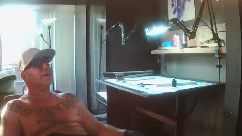 inittogetitin online show from November 29, 12:01 am