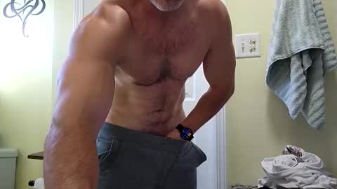 waynekent80 online show from January 13, 8:02 pm