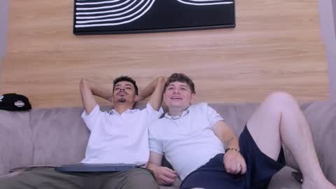 Jhonny Dick  his neighbors. online show from September 25, 9:46 pm