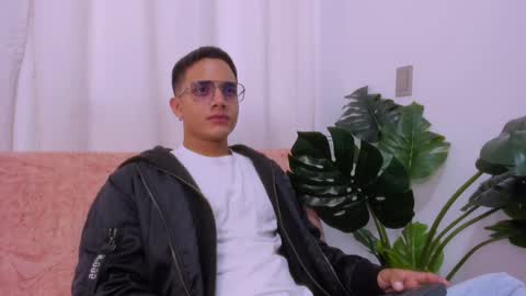 Jhonny Dick  his neighbors. online show from September 29, 7:21 pm