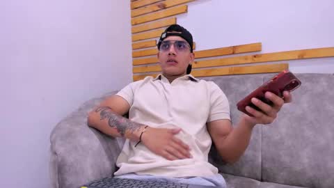 Jhonny Dick  his neighbors. online show from September 23, 7:24 pm