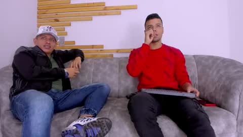 Jhonny Dick  his neighbors. online show from March 5, 1:42 am