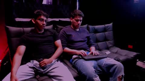 Jhonny Dick  his neighbors. online show from January 17, 8:22 pm