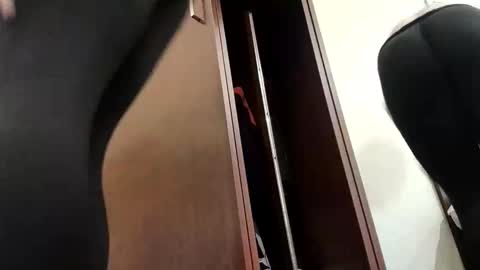 wellhung1899 online show from October 29, 6:00 pm