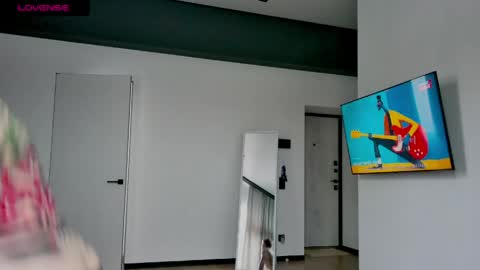 Max online show from May 26, 9:49 am
