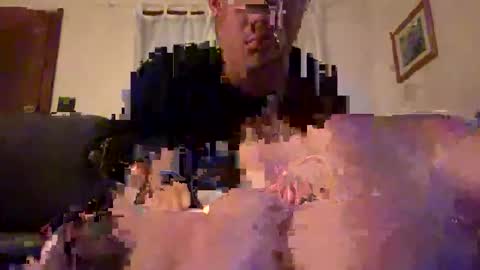 white_tail online show from May 25, 4:07 am