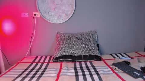 Snapshot of whiteman_0 chatting on October 18, 2:44 pm whiteman_0 online show from October 18, 2:44 pm