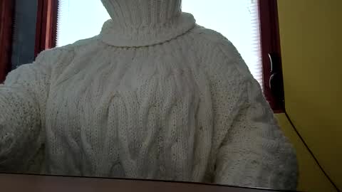 Snapshot of whitesweater chatting on October 28, 7:00 am whitesweater online show from October 28, 7:00 am