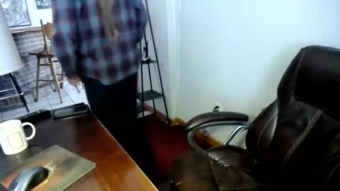 whofcares2 online show from March 1, 4:50 pm