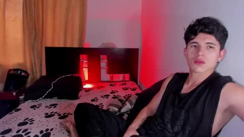 whos_he online show from February 23, 8:54 pm