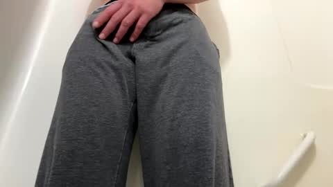 Snapshot of whosstin chatting on October 31, 2:20 pm whosstin online show from October 31, 2:20 pm