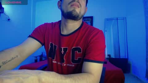 william_steel_ online show from May 26, 9:33 pm
