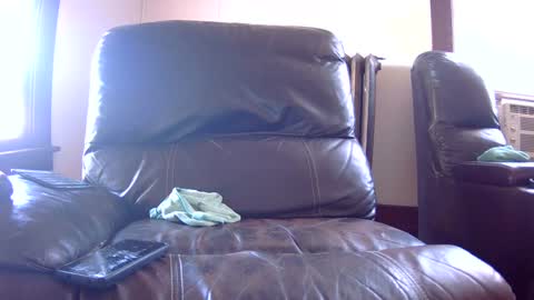 willydogg83 online show from September 25, 8:30 pm