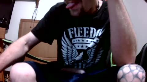 willydogg83 online show from June 14, 10:50 am