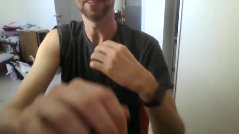 Snapshot of willyturin chatting on October 20, 6:01 pm willyturin online show from October 20, 6:01 pm