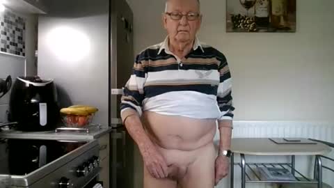 Snapshot of windy19391a chatting on February 18, 10:38 am windy19391a online show from February 18, 10:38 am