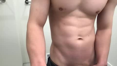 Snapshot of winsome_naked_gentleman chatting on December 13, 2:21 am WInsome online show from December 13, 2:21 am