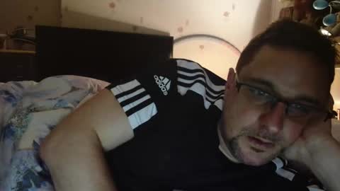 Snapshot of wirzwei8883 chatting on December 18, 7:19 pm Dirty online show from December 18, 7:19 pm