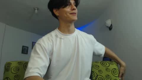 Snapshot of with_ken chatting on February 11, 1:31 am Ken online show from February 11, 1:31 am