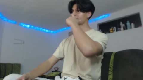 Snapshot of with_ken chatting on February 12, 3:51 am Ken online show from February 12, 3:51 am