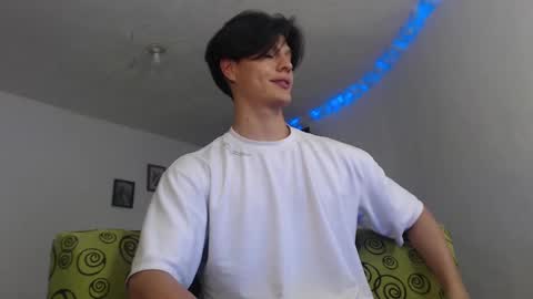 Snapshot of with_ken chatting on February 20, 6:06 am Ken online show from February 20, 6:06 am