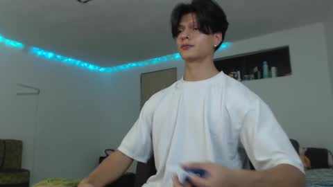 Snapshot of with_ken chatting on February 18, 6:48 am Ken online show from February 18, 6:48 am