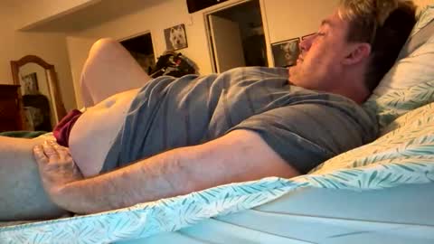 Snapshot of wvalentin0 chatting on October 29, 5:10 am Wren online show from October 29, 5:10 am