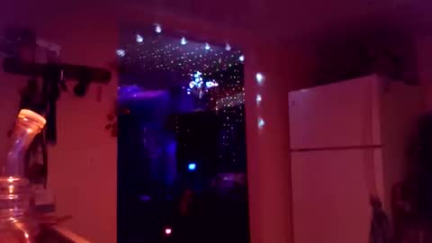 wyiatt online show from September 12, 7:08 am