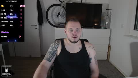 Snapshot of x19marco93x chatting on December 21, 11:22 am x19marco93x online show from December 21, 11:22 am