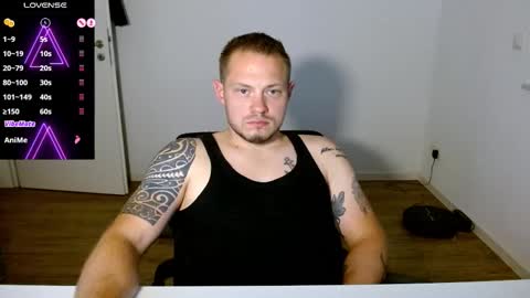 Snapshot of x19marco93x chatting on October 5, 7:07 pm x19marco93x online show from October 5, 7:07 pm