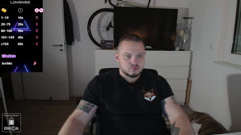 Snapshot of x19marco93x chatting on December 17, 6:20 pm x19marco93x online show from December 17, 6:20 pm