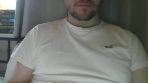 Snapshot of x_yes chatting on December 23, 10:32 am x_yes online show from December 23, 10:32 am