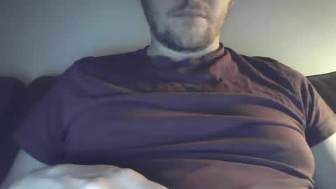 Snapshot of x_yes chatting on March 9, 11:46 pm x_yes online show from March 9, 11:46 pm