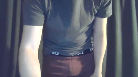 Snapshot of x_yes chatting on October 18, 8:25 pm x_yes online show from October 18, 8:25 pm