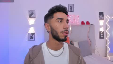 ISSANDER online show from March 1, 7:37 pm