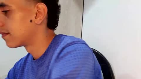 Andres online show from February 12, 10:59 pm