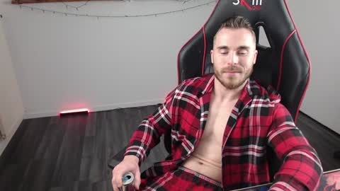 xtrakil online show from December 4, 7:12 pm