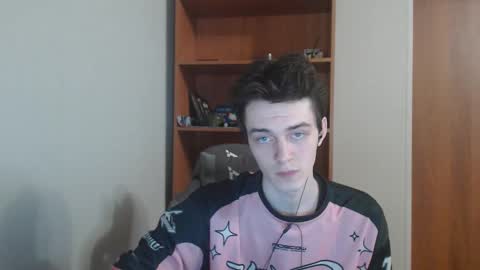 traqqq online show from October 15, 9:33 pm