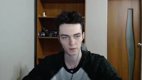 traqqq online show from September 12, 7:58 pm