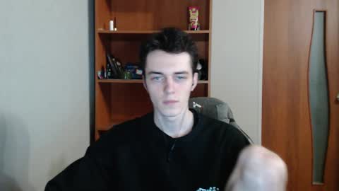 traqqq online show from September 19, 7:35 pm