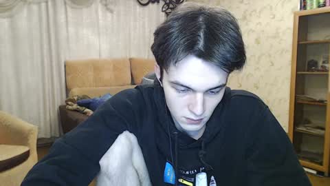 traqqq online show from December 10, 8:27 pm