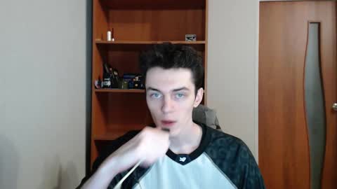 traqqq online show from September 11, 7:57 pm