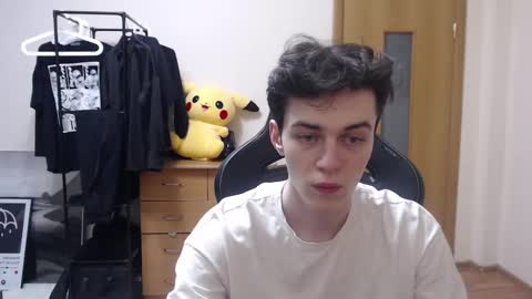 traqqq online show from February 14, 10:37 pm