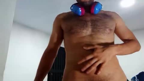 xuyeeg online show from February 6, 9:38 pm