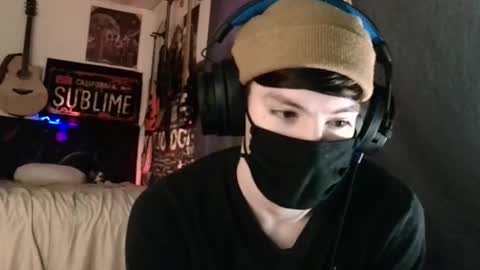 Snapshot of xxwhitefoxx chatting on March 6, 9:20 pm David Fox online show from March 6, 9:20 pm