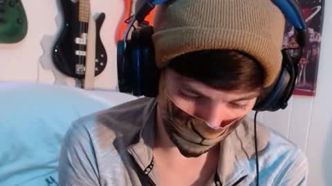 Snapshot of xxwhitefoxx chatting on October 14, 10:33 am David Fox online show from October 14, 10:33 am