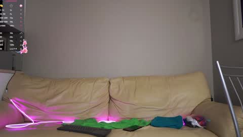     online show from March 12, 7:54 pm