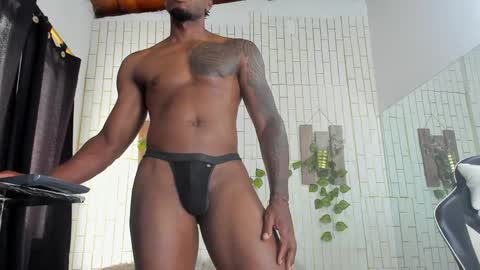 yacksson_lawrence online show from April 14, 4:17 pm