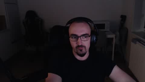 YamilLamal online show from October 31, 12:45 am