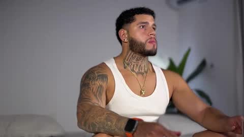 Snapshot of yamp_bigcock chatting on October 25, 2:24 am yamp sambrano online show from October 25, 2:24 am